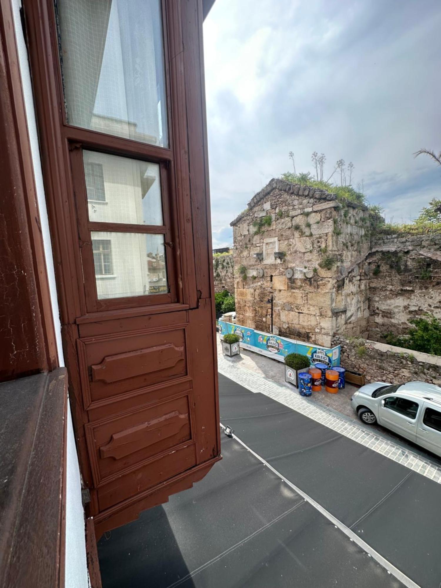 Lords Hostel & Pub Antalya Exterior photo